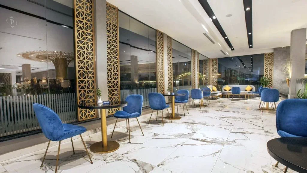 الفندق بيراميزا إيزيس الأقصر - الأقصر